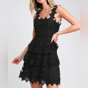 Lulu’s Sass and the City Black Lace Tiered Flounce Dress Size Large